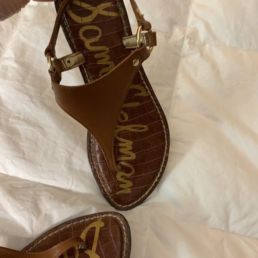 Sam Edelman EUC leather thongs with gold hardware size 6 - Picture 2 of 8